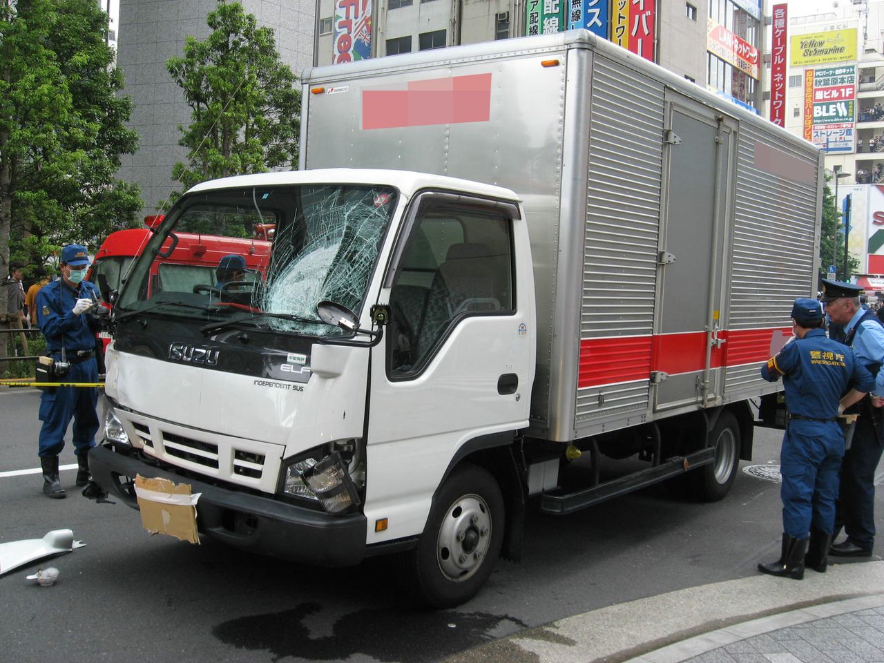 Le camion utilisé lors de la tuerie d’Akihabara, le 8 juin 2008. (Jiji)