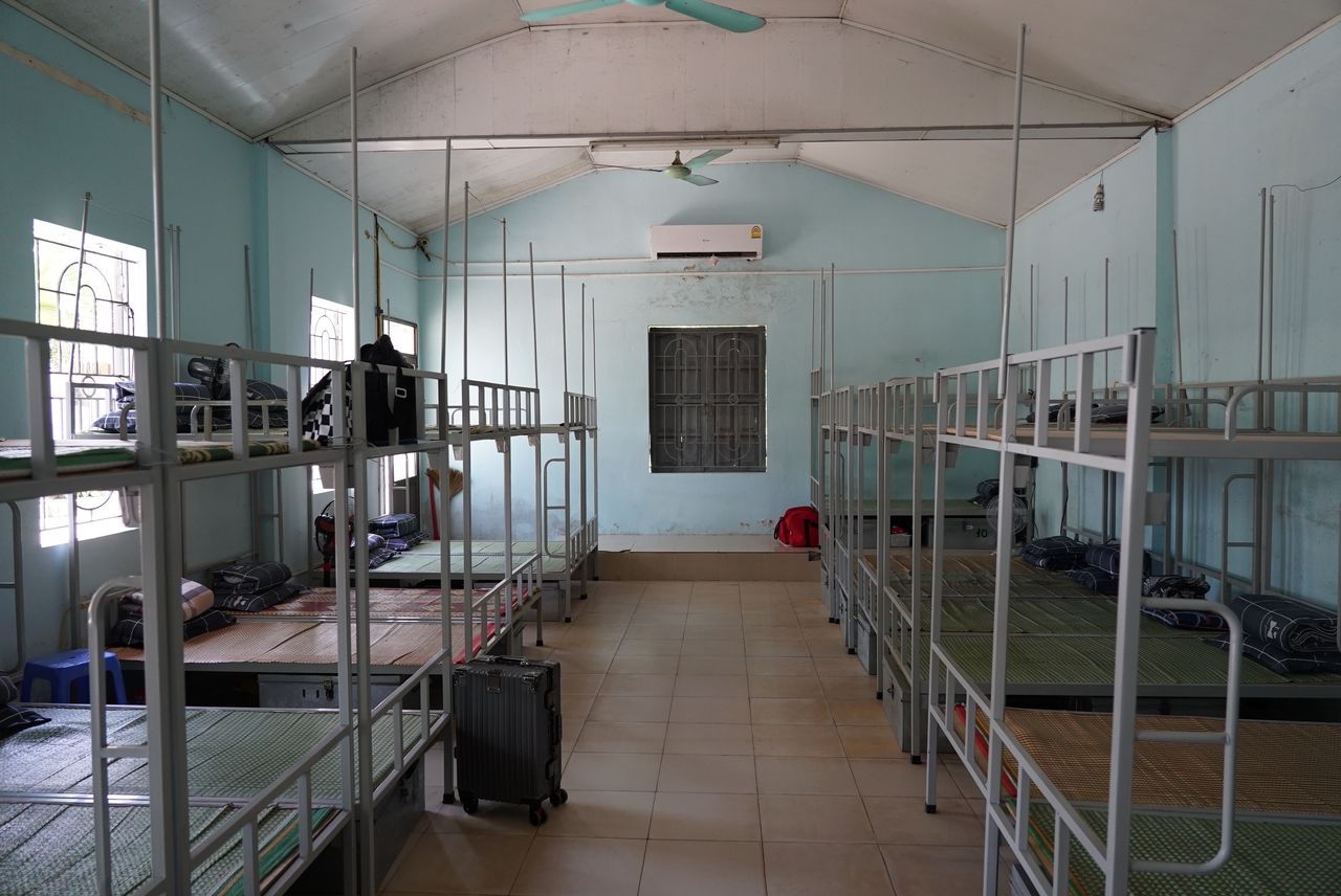 Dortoir d’un centre de formation hébergeant des stagiaires avant leur départ au Japon. Photo prise à Hanoï le 17 juin 2024.