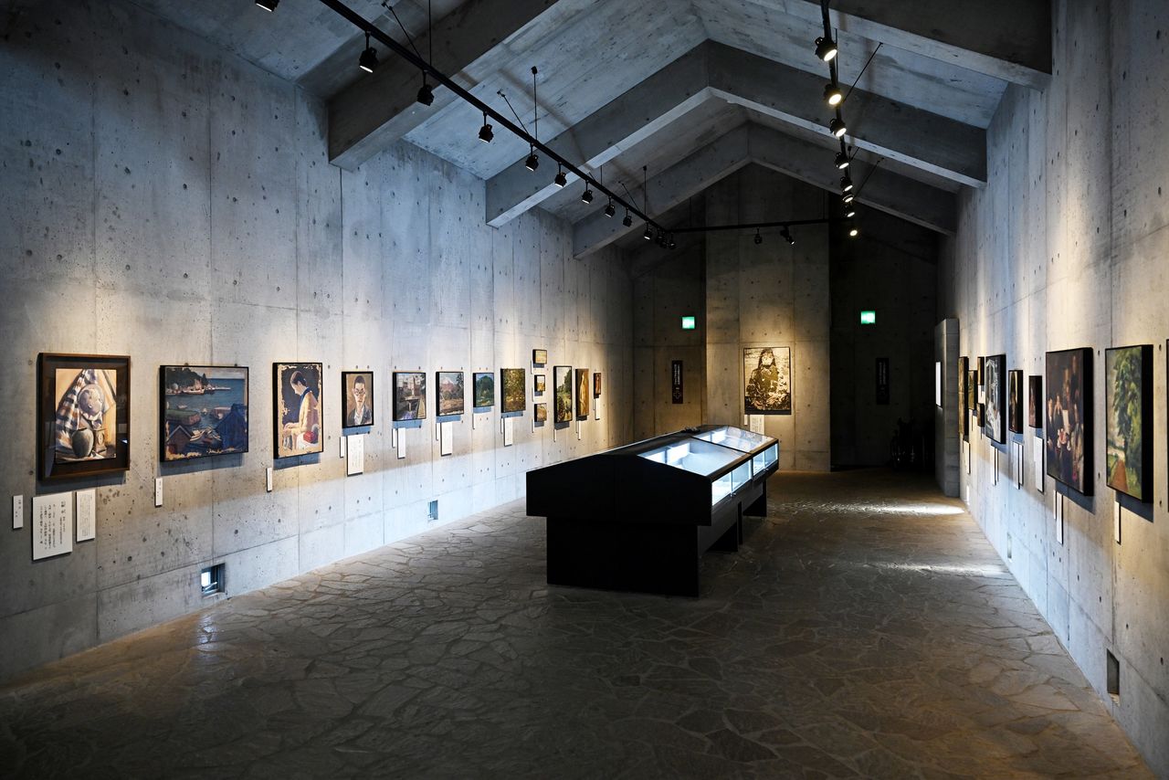 À l’entrée du Mugonkan, pas de réception, on est d’emblée plongé dans un espace où le temps semble être suspendu.