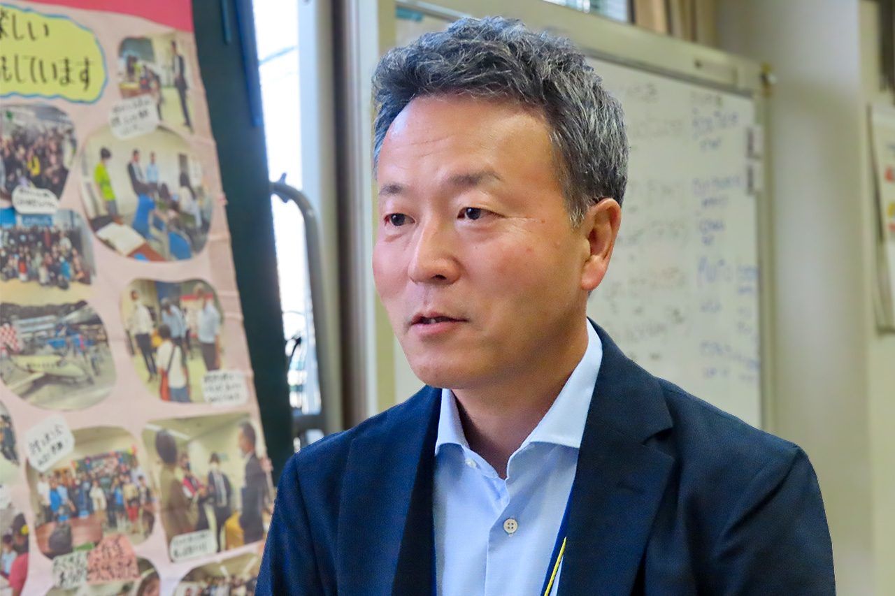 Moriwaki Takahiro dirige le pôle management de NGK. « Nous avons commencé en 2019 à penser un système de soutien scolaire destiné aux enfants étrangers. »