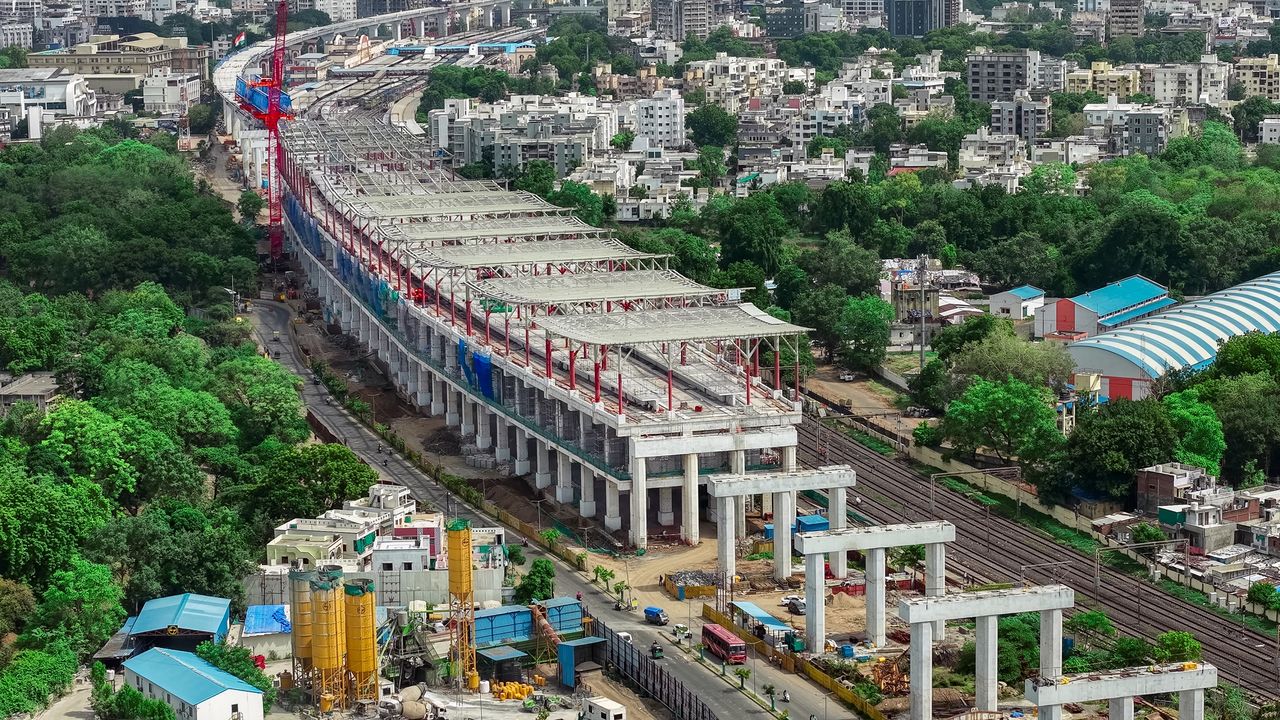 La construction du « Shinkansen » indien avance à grands pas. Ici, la gare de Vadodara, dans l’État du Gujarat, au nord-ouest du pays. (Photo fournie par la National High Speed Rail Corporation Limited, NHSRCL)