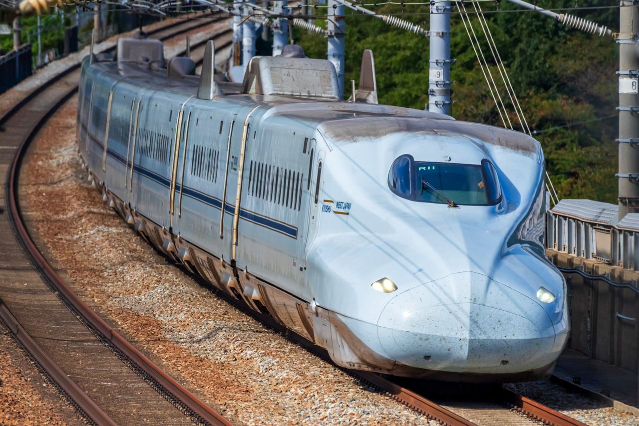 Une rame de la sous-série N700-7000 assurant le service Mizuho sur les Shinkansen San’yô et Kyûshû entre Shin-Osaka et Kagoshima-Chûô. (Photo AC)