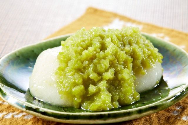 Zunda mochi, its green color is so bright that it already whets your appetite.