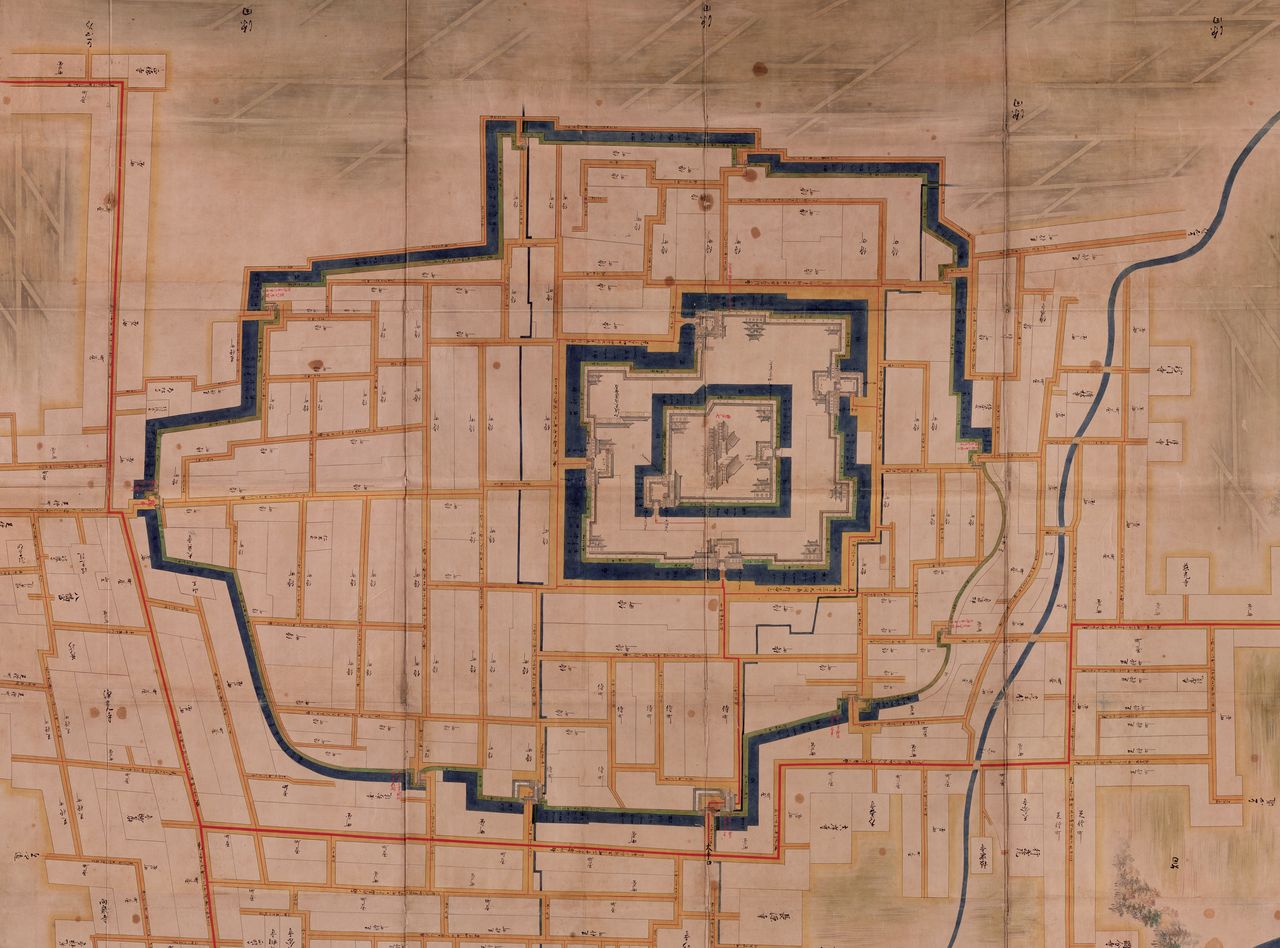 Un plan du château de Yamagata, dans la province de Dewa, commandé par le shogunat en 1644. Cet édifice est représentatif des hirajiro construits pendant la période des Provinces en guerre. (Avec l’aimable autorisation des Archives nationales du Japon)