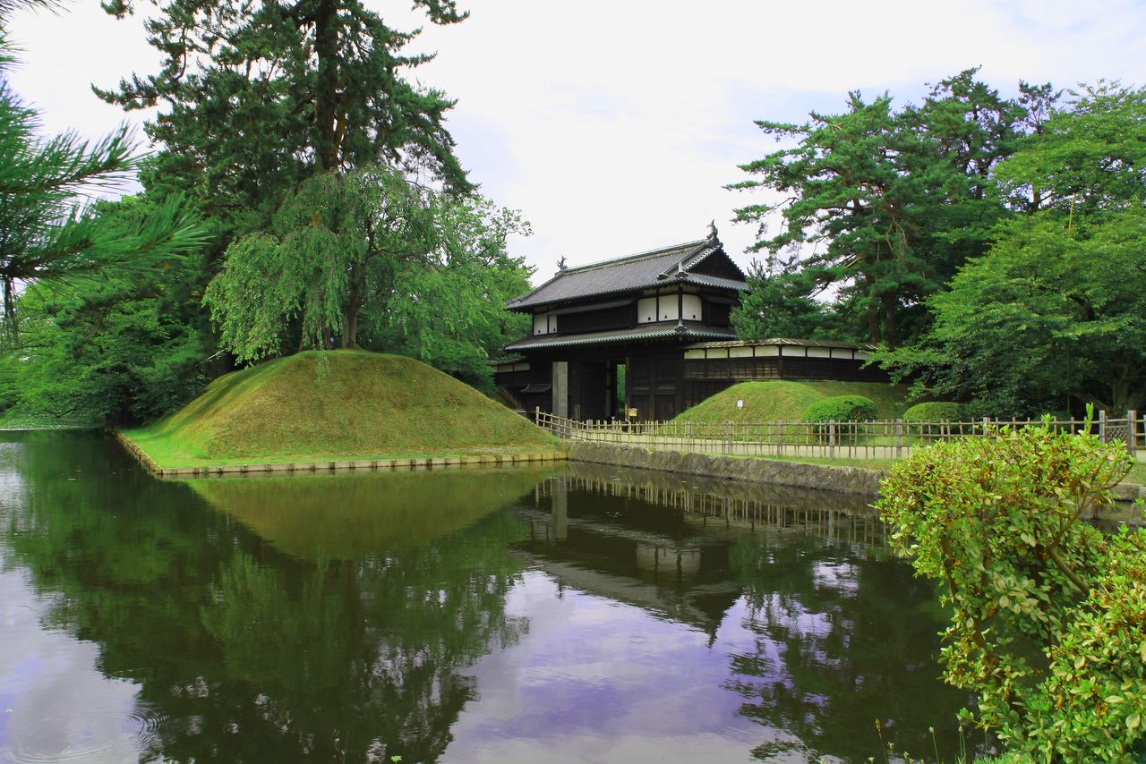 Le dorui encore visible aujourd'hui dans l'enceinte sannomaru du château de Hirosaki, dans la préfecture d’Aomori. (Pixta)