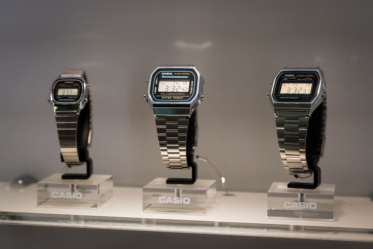 Série « CASIO Collection » de montres de haute qualité à bas prix. Les trois articles de la photo coûtent 3300 yens (taxe comprise)