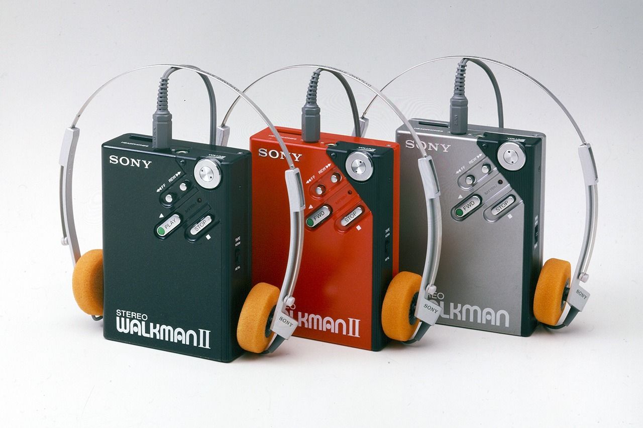 La version la plus courante du Walkman II (VM-2), le second modèle du baladeur à cassettes de Sony, a été commercialisée en février 1981. 