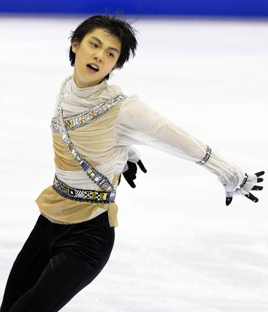 Hanyû Yuzuru pendant sa première participation aux Championnats du monde où il a remporté la médaille de bronze. Il avait 17 ans. Photo du 31 mars 2012, à Nice (Kyôdô).
