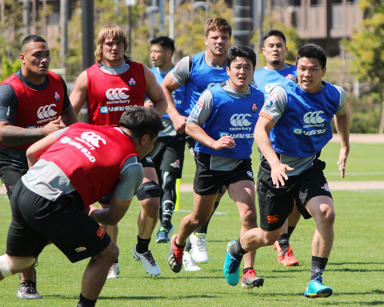Les futurs membres de l’équipe du Japon lors d’un stage d’entraînement à Urayasu, préfecture de Chiba, le 15 avril 2018. (Jiji Press)