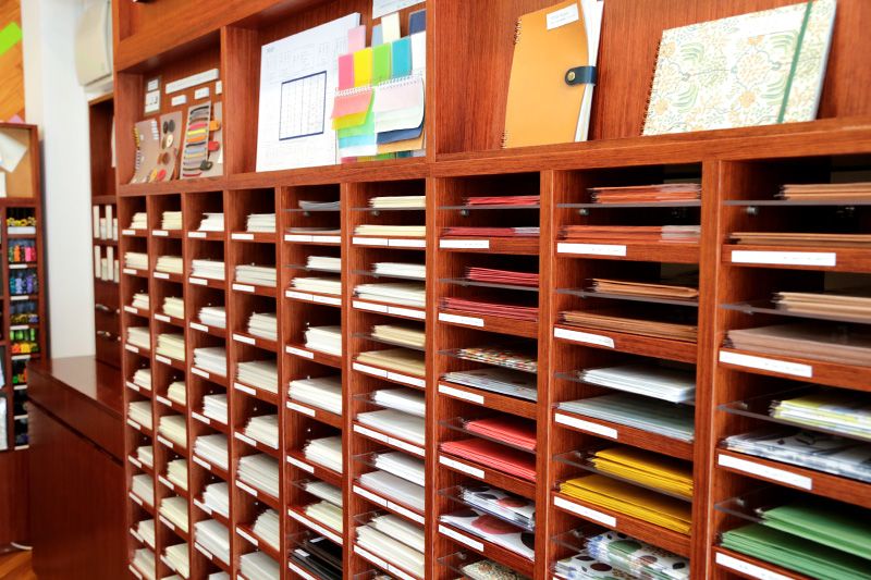 Kakimori propose une large sélection de papiers pour ses cahiers personnalisés.