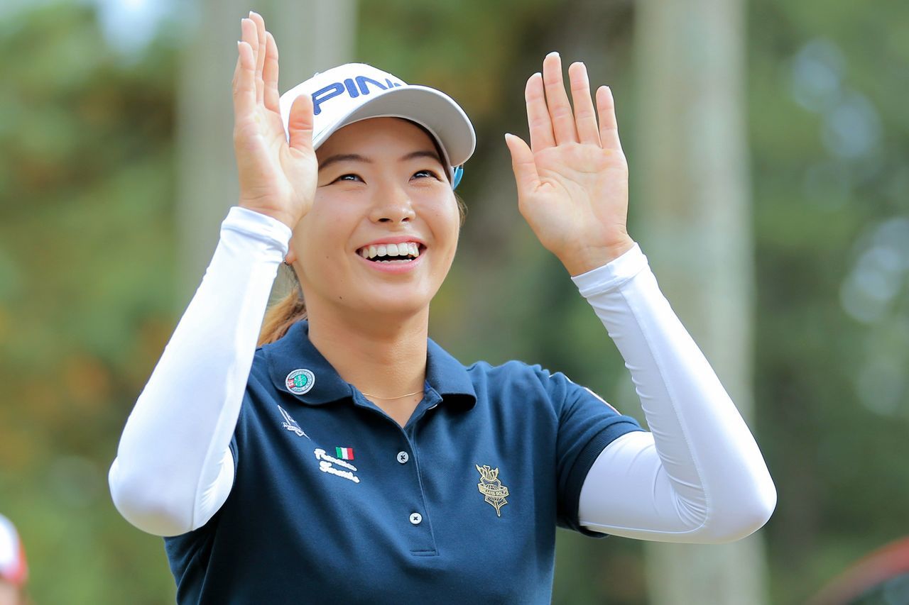 Shibuno Hinako, finissant à la deuxième place lors du dernier tournoi LPGA de la saison. Si elle a laissé échappé le titre de reine des dotations de golf féminin, elle a gardé son sourire jusqu’à la fin. Le 1er décembre, au Miyazaki Country Club (Jiji)