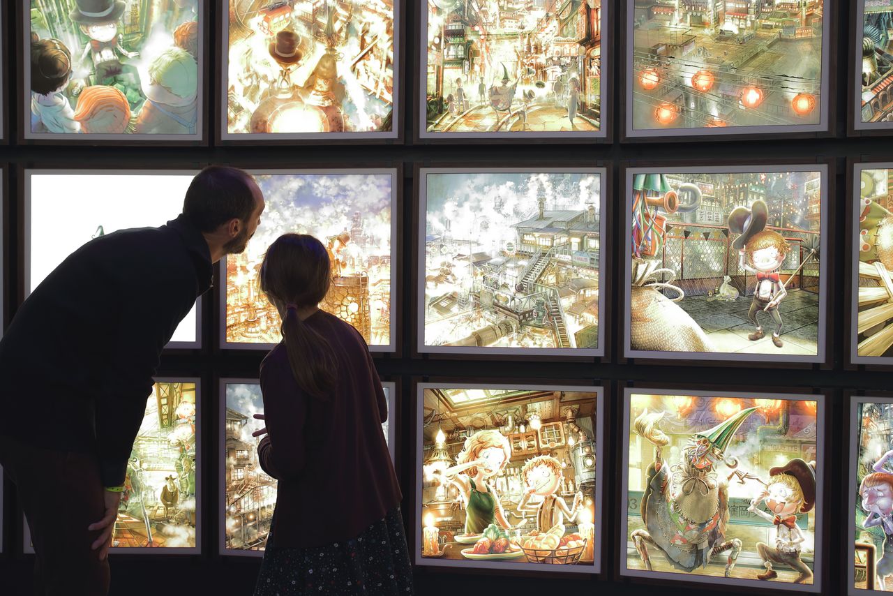 Les parois étaient tapissées d’images rétroéclairées à la manière de vitraux. Le public avait en outre à sa disposition des tablettes tactiles expliquant en détails la façon de travailler du jeune artiste japonais.