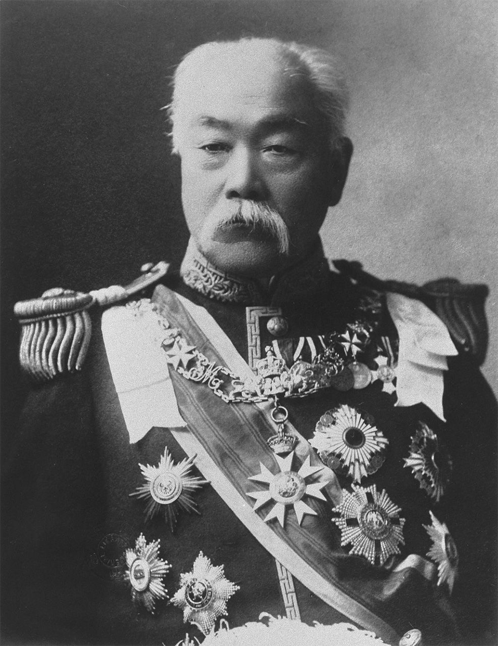 Matsukata Masayoshi (1835–1924) a exercé plusieurs mandats comme ministre des Finances et a été premier ministre à deux reprises, entre 1891 et 1892, et entre 1896 et 1898. (Avec l’aimable autorisation de la Bibliothèque nationale de la Diète.)