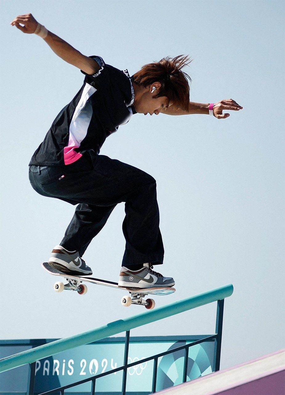 C’est la deuxième médaille d’or consécutive pour cet athlète de 25 ans. Son impressionnant score de 97,08 lors de sa cinquième et dernière figure lui a permis de terminer devant son adversaire américain Jagger Eaton. (Reuters)