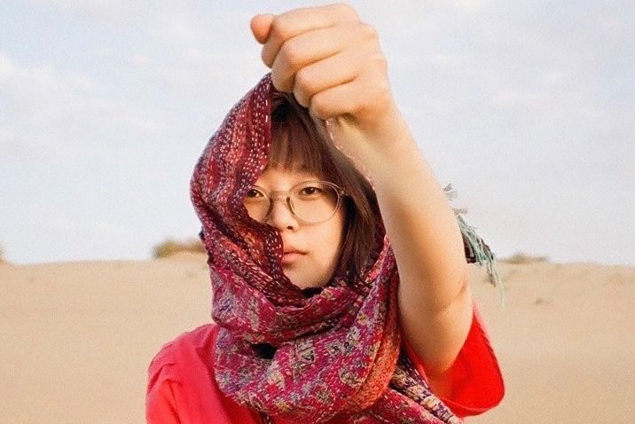 La réalisatrice Yamanaka Yôko (© 2024 Desert of Namibia Production Committee)