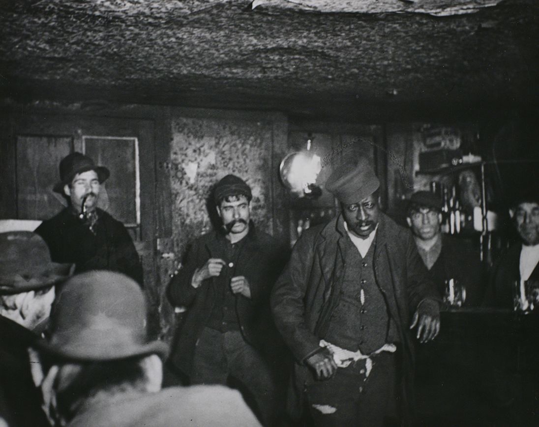 Jacob Riis, La vie des gens de l'autre côté (1880-1889) (collection du Musée de la photographie de Tokyo)