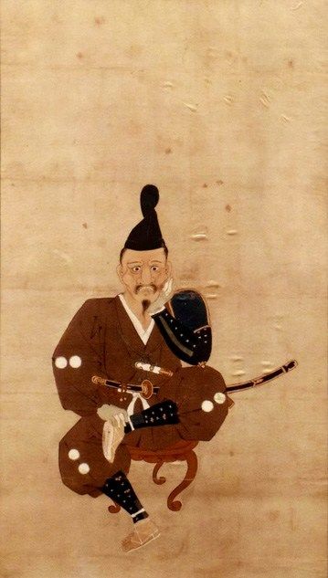 Réplique du portrait de Ieyasu représenté une jambe en tailleur l’air tourmenté. Œuvre exposée au Mémorial de Ieyasu et des guerriers de Mikawa (Mikawa Bushi no Yakata Ieyasu-kan) à Okazaki, dans la préfecture d’Aichi. (Kyôdô Images)