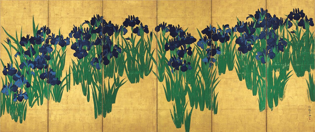 Kakitsubata zu byôbu (Iris), classé trésor national, par Ogata Kôrin, XVIIIe siècle. Il s'agit du panneau droit d'un paravent comprenant six panneaux. (Avec l'aimable autorisation du musée Nezu)