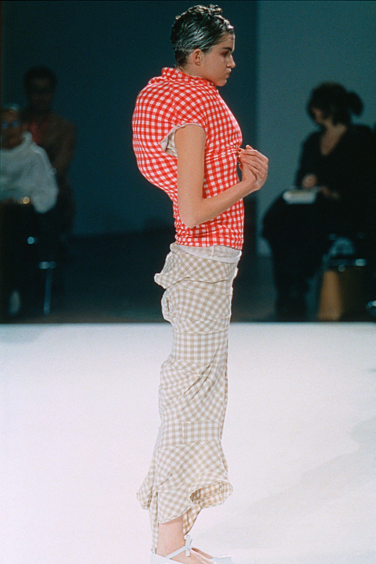 Une pièce de la collection 1997 de Kawakubo Rei « Body Meets Dress, Dress Meets Body » (avec l’aimable autorisation de Comme des Garçons)