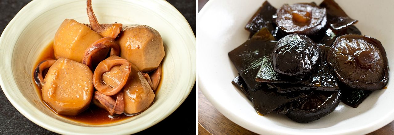 À gauche : nimono de calamar et de satoimo (taro japonais). À droite : tsukudani de champignons shiitake et konbu (Pixta)