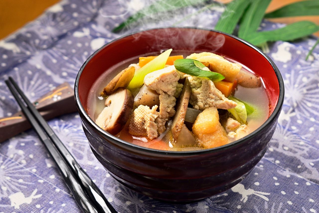 Kenchin-jiru, soupe aux légumes-racines et au tofu (PhotoAC)