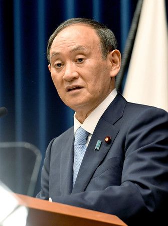 Le Premier ministre Suga en conférence de presse le 17 août