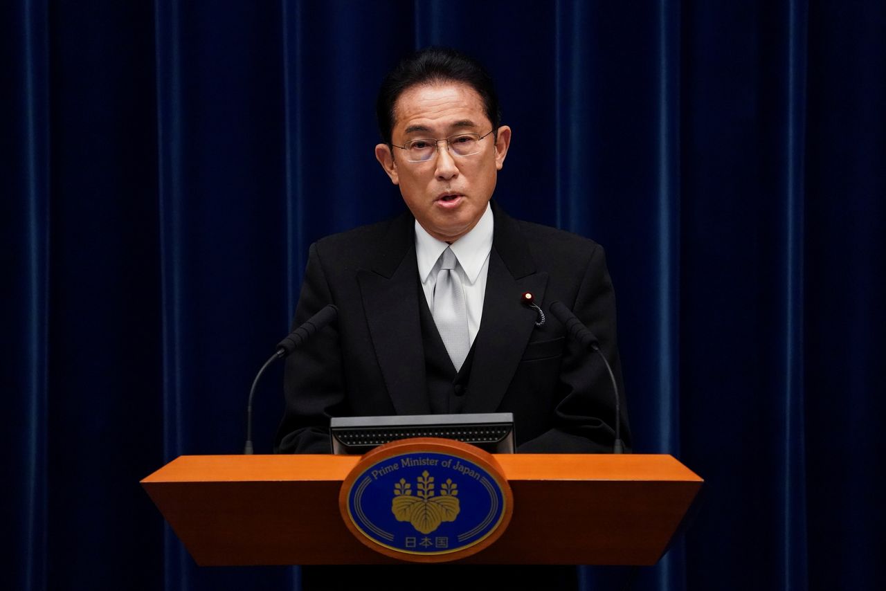 Le nouveau Premier ministre japonais Fumio Kishida a défendu lundi sa politique en faveur de l