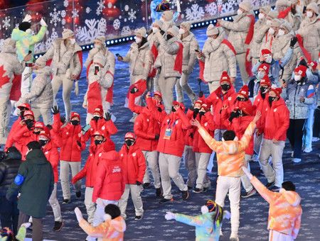 Les athlètes à la cérémonie de clôture des Jeux d'hiver de Pékin