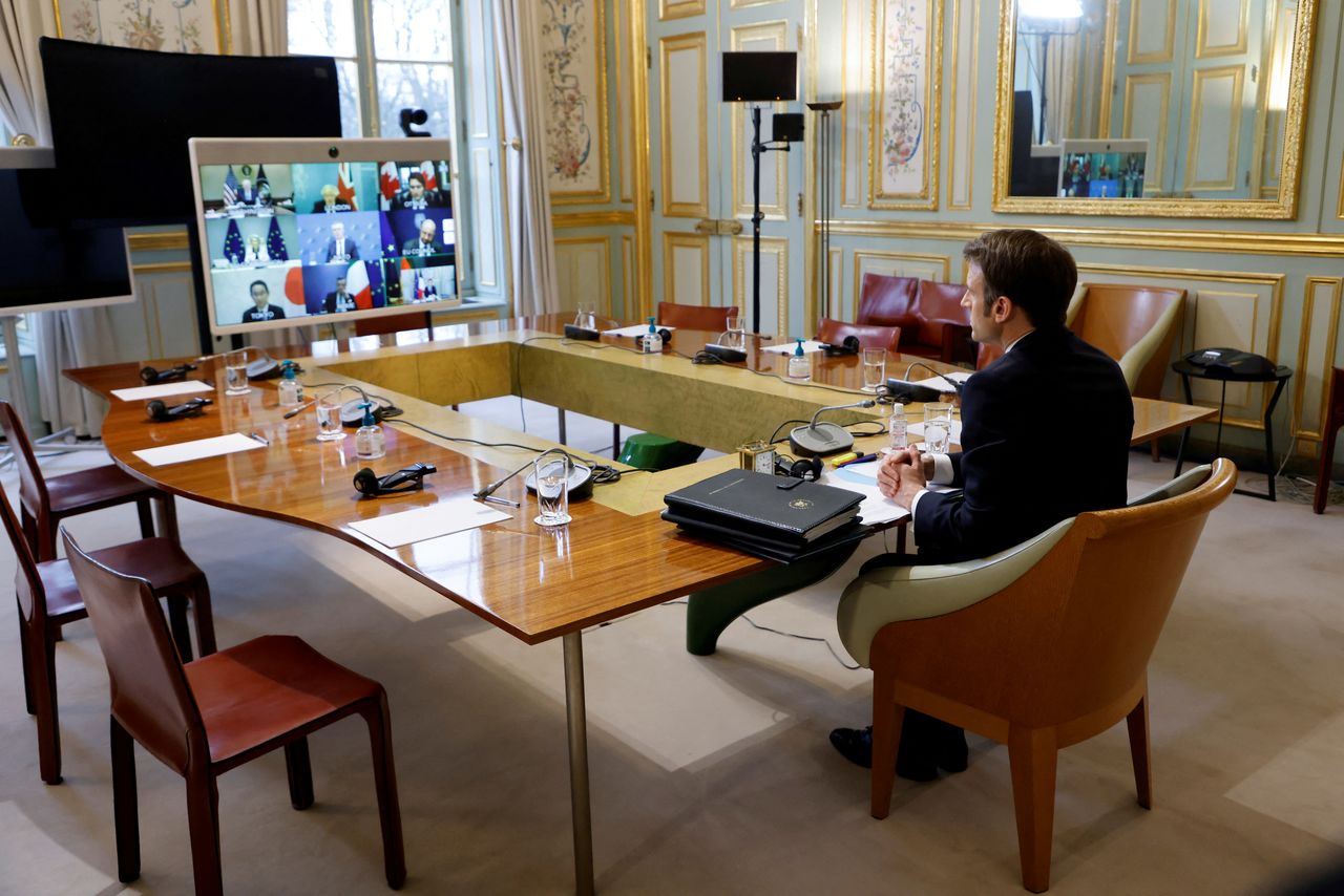 Emmanuel Macron participe à une visioconférence avec ses homologues du G7 après l