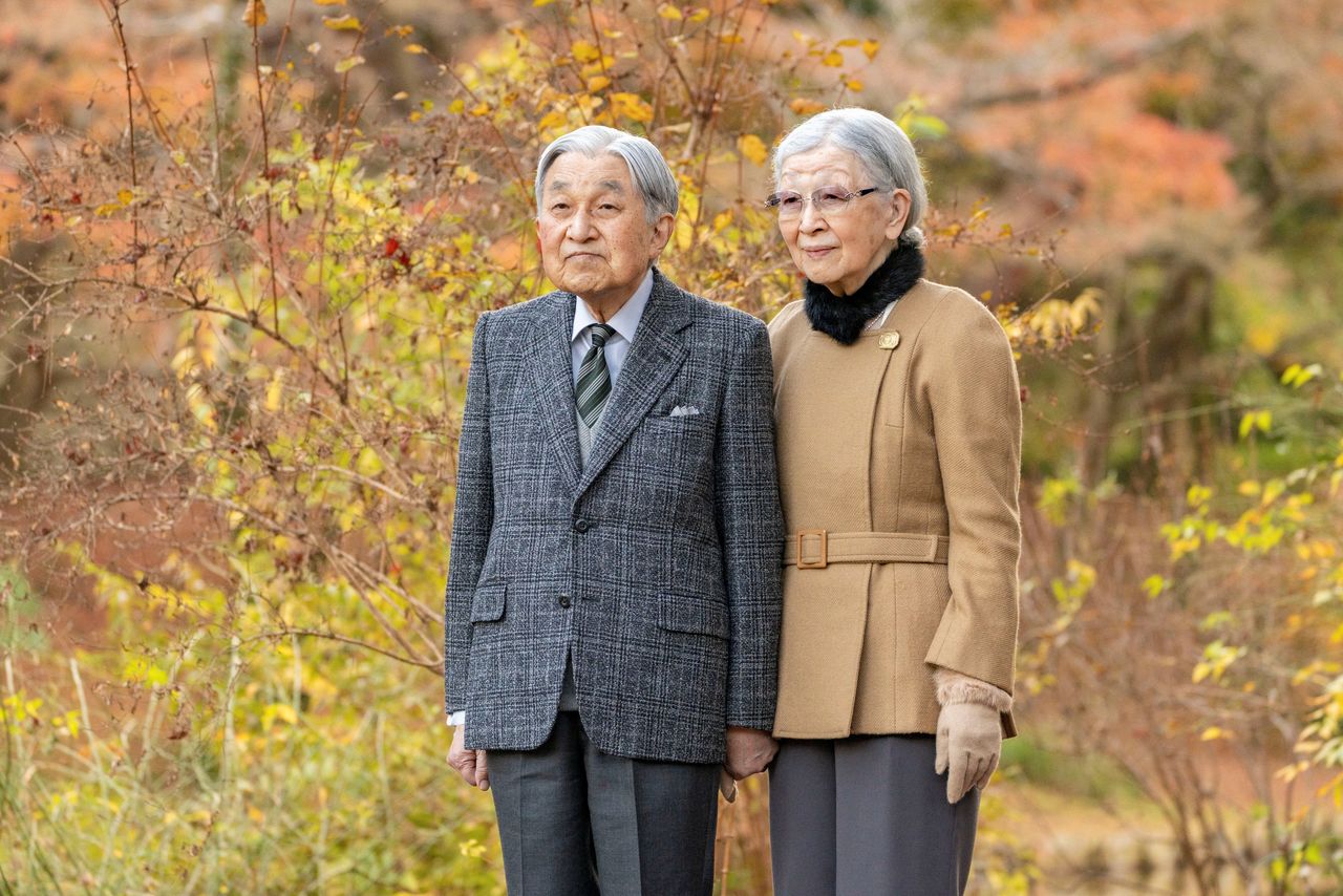 L'empereur émérite Akihito et son épouse l'impératrice émérite Michiko