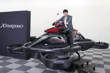 Le premier modèle de la moto  volante, livrée en décembre 2022