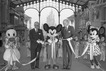 L’inauguration de Disneyland Tokyo le 15 avril 1983.
