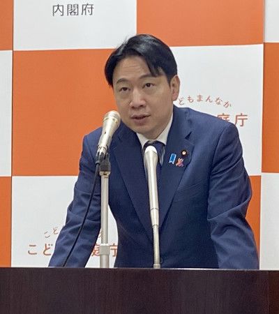 Ogura Masanobu, ministre en charge des politiques de l’enfant