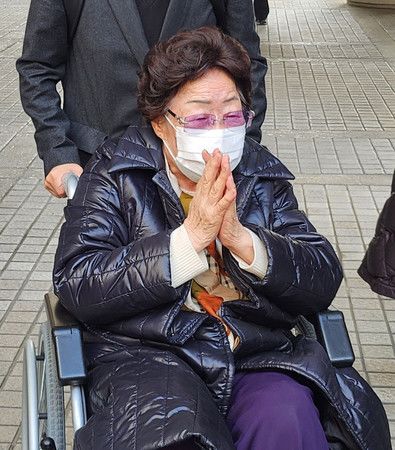 Lee Yong-soo, l'un des dernières survivantes des « femmes de réconfort », a 95 ans.