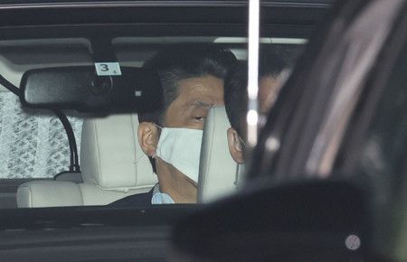 Le Premier ministre à sa sortie de l'hôpital le 17 août