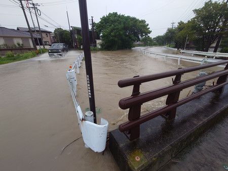 La rivière a débordé dans la ville de Tamana, préfecture de Kumamoto.