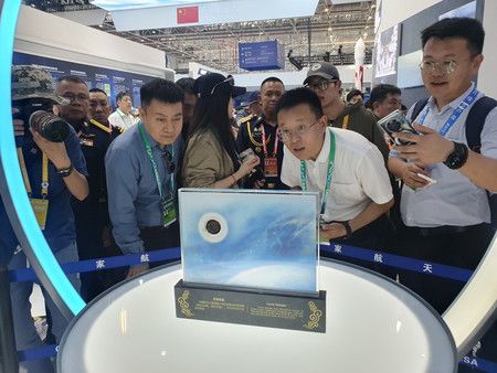 De la terre provenant de la face cachée de la lune avait été exposée en Chine en novembre 2024.