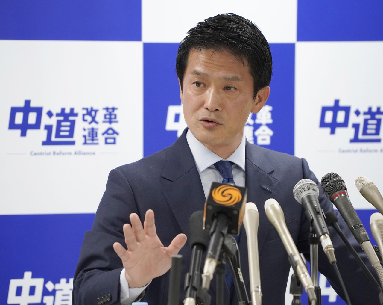 Ogawa Junya lors d'une conférence de presse à Tokyo, suite à son élection à la tête de l'Alliance centriste pour la réforme, le 13 février 2026. (Jiji)