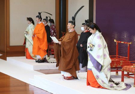 L’empereur Naruhito a nommé son frère Fumihito comme prince héritier (8 novembre, dans la Salle des Pins)