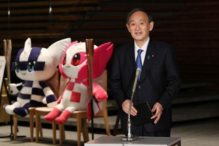 Le Premier ministre Suga Yoshihide commentant la démission de Mori Yoshirô (le 12 février)