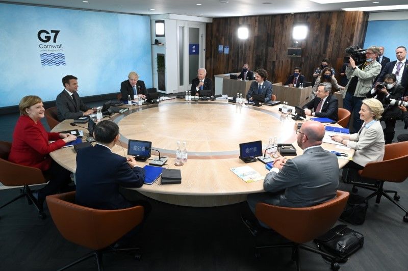 Les membres du G7 réunis en sommet en Angleterre se sont entendus samedi pour proposer aux pays en développement un vaste programme en faveur de leurs infrastructures afin de contrer l