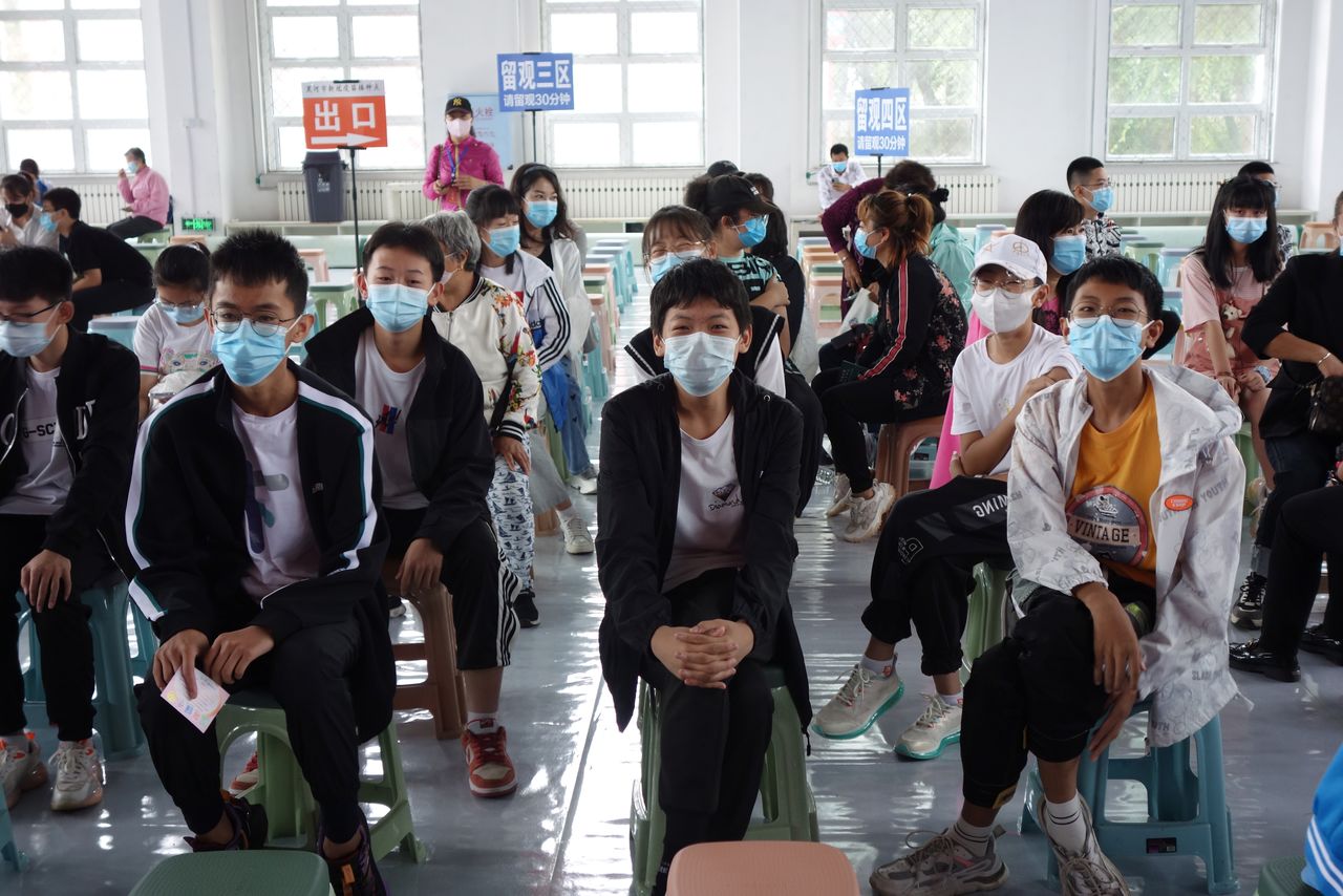 La Chine a annoncé mercredi 71 nouveaux cas locaux de contamination par le coronavirus en 24 heures, soit le chiffre le plus élevé depuis le 30 janvier. /Photo prise le 3 août 2021/REUTERS/China Daily