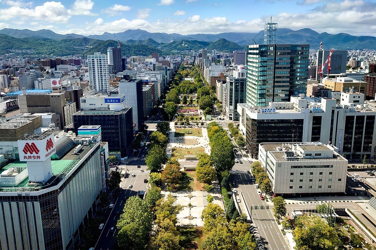 從札幌電視塔俯瞰大通公園 ©李琴峰