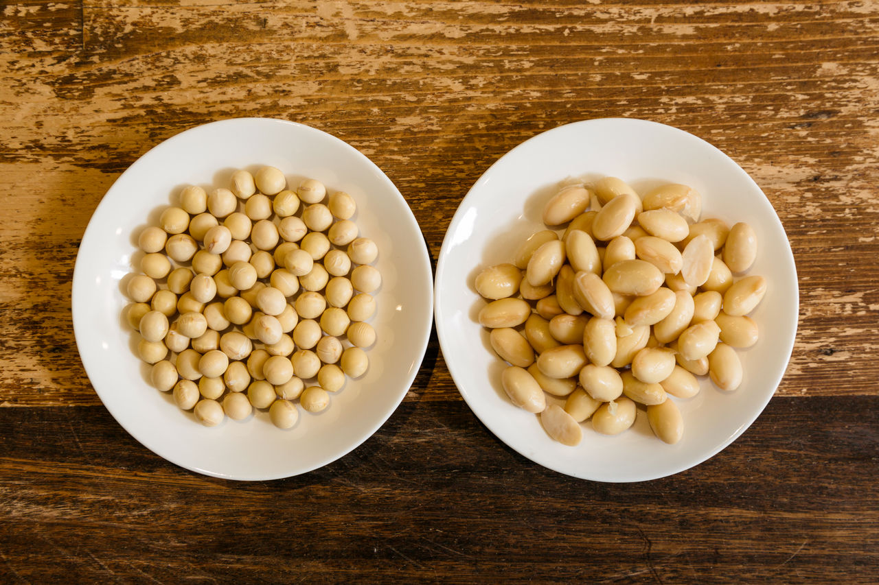 大豆是北海道產的「鶴娘」。粒大而甜