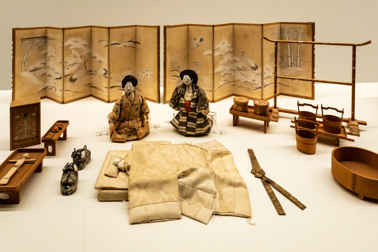 武士家庭的嫁妝「御誕生人形」。