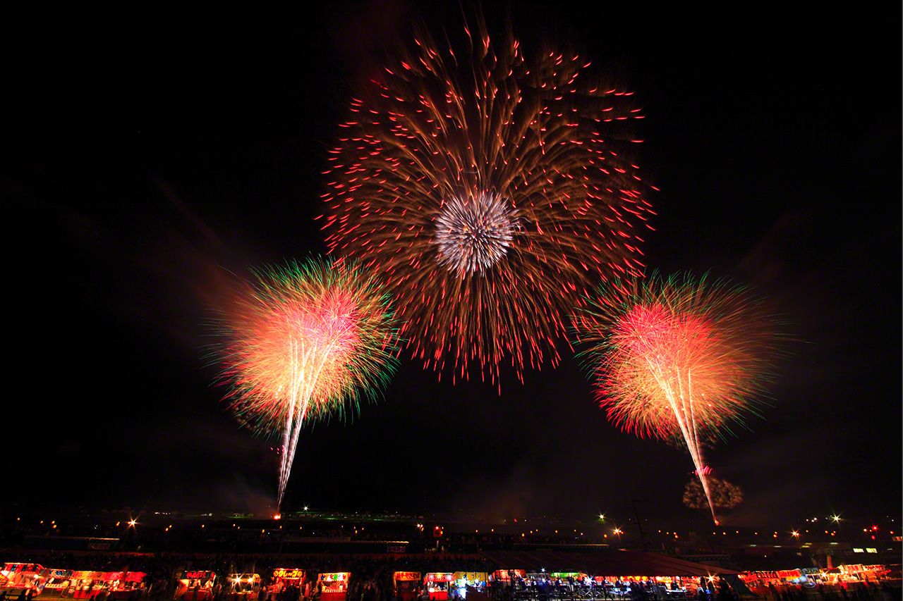 「特大速射」煙火奏響了華麗的終曲