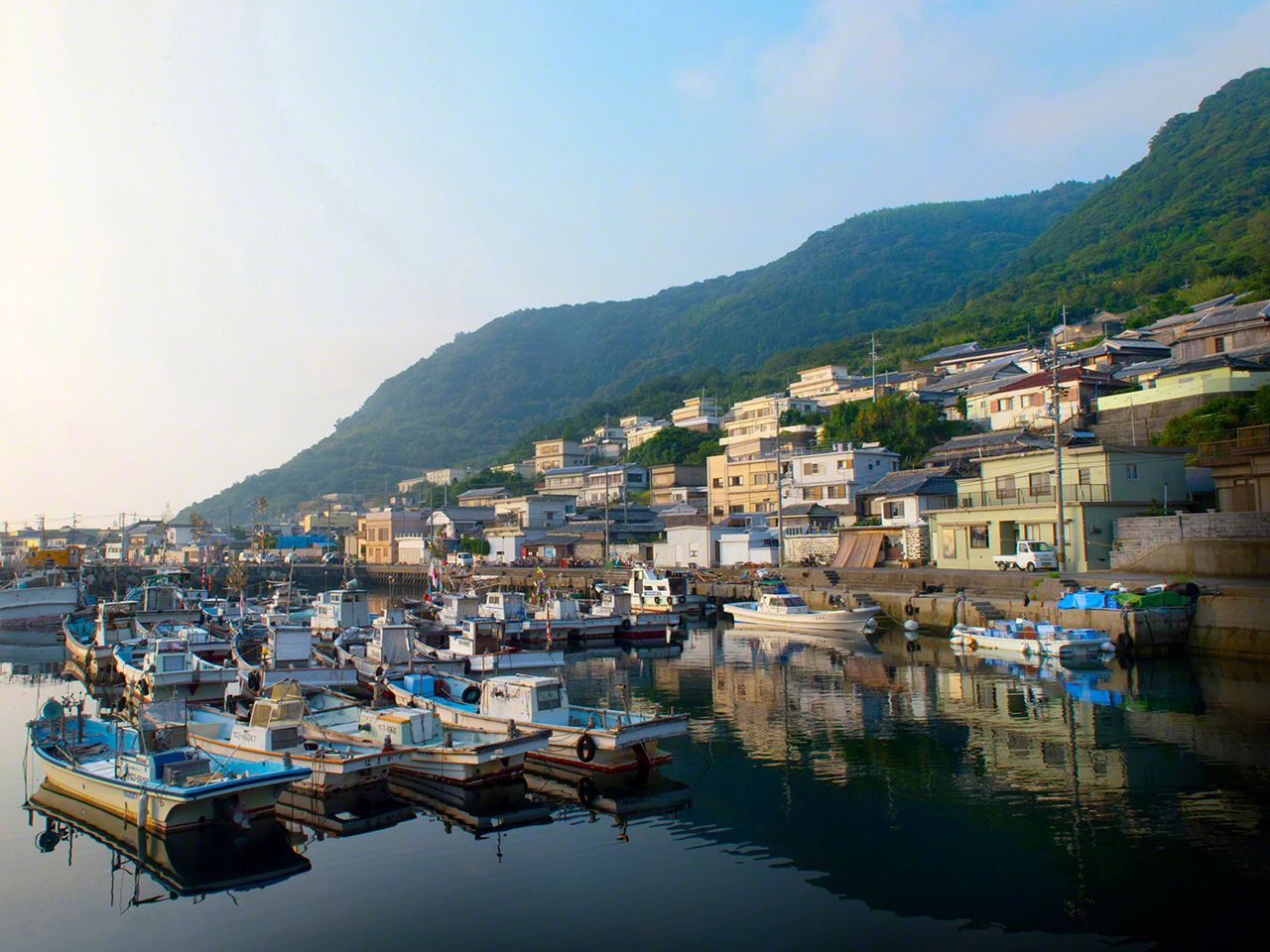 朝陽中,島嶼開始了新的一天(祝島)