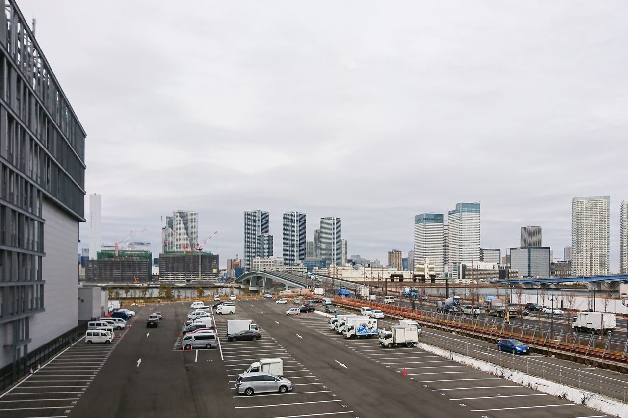 位於豐洲市場的水產批發賣場建築一旁的集客設施用地