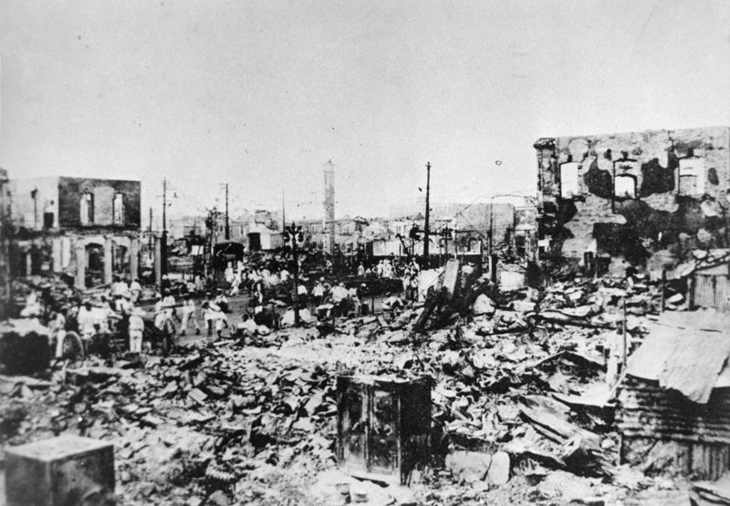 關東大地震發生後的銀座。芮氏7.9級的地震造成巨大災害,受災範圍以神奈川縣為中心,波及從茨城縣到靜岡縣的廣大地區。死亡及失踪者達到10萬5000餘人,成為日本災害史上最大級別的災害。(照片提供:時事通訊社)