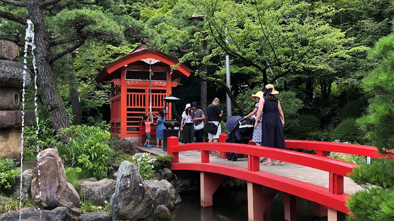 「高幡不動尊」寺廟內一景(nippon.com)